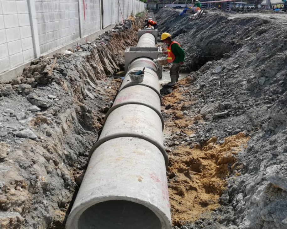 งานวางท่อระบายน้ำรอบโครงการ